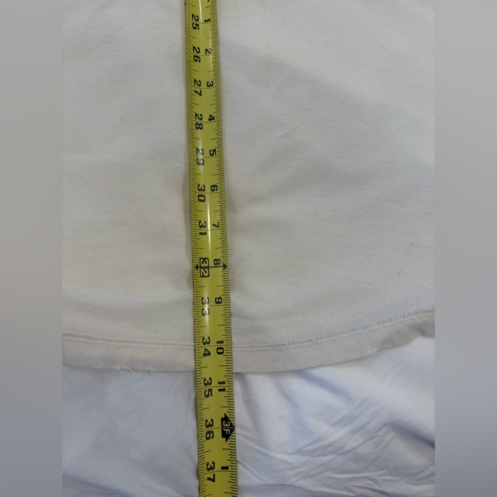 The Great Hi low Tee - Picture 3 of 8
